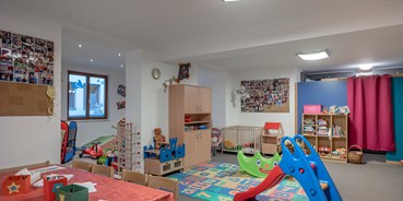 Familienhotel - Einzelzimmer mit Kinderbett - PLZ 6543 (Österreich) - Hotel Riml