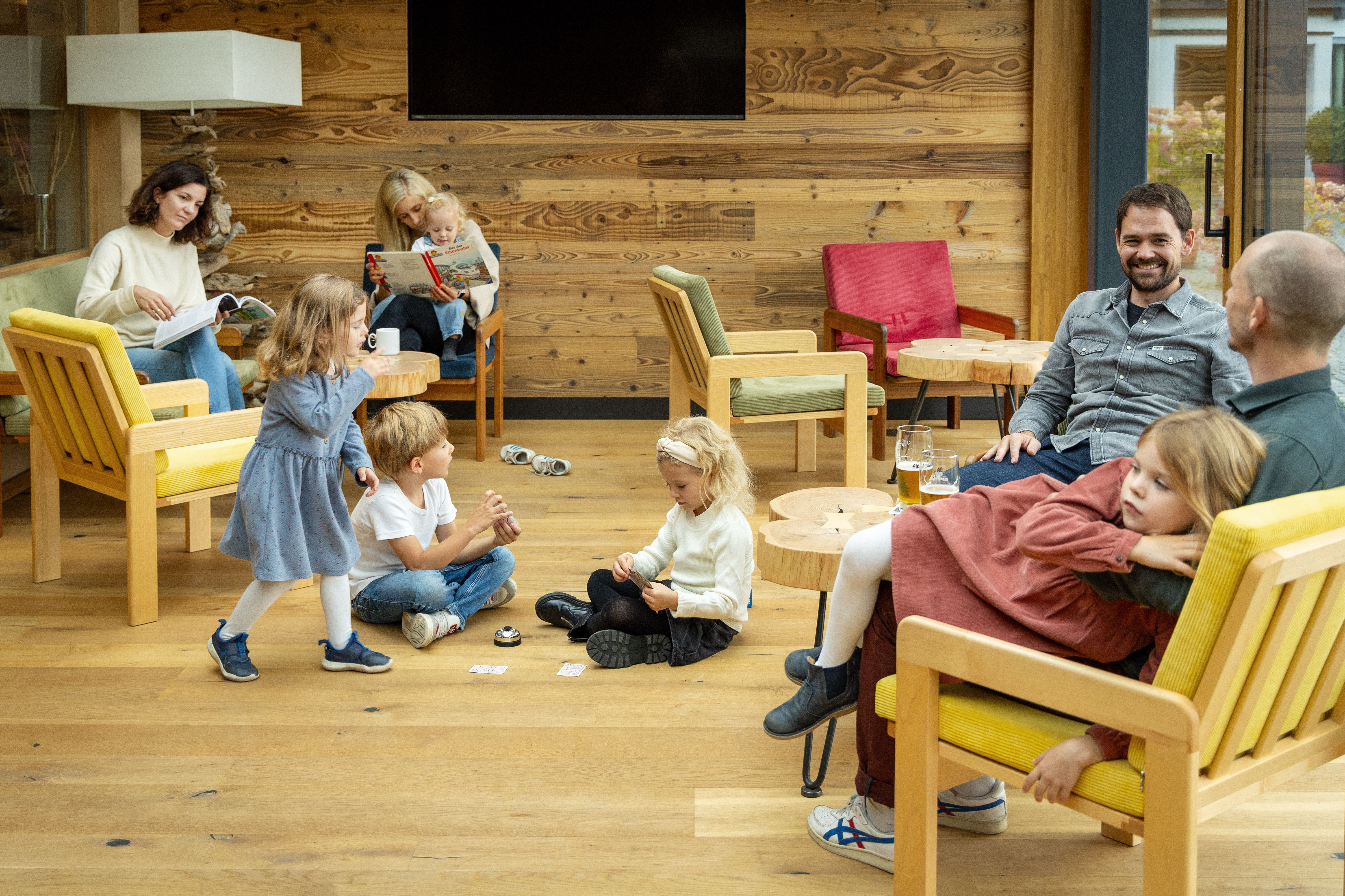 Kinderhotel: Loungebereich zum verweilen  - Kinderhotel Simmerl