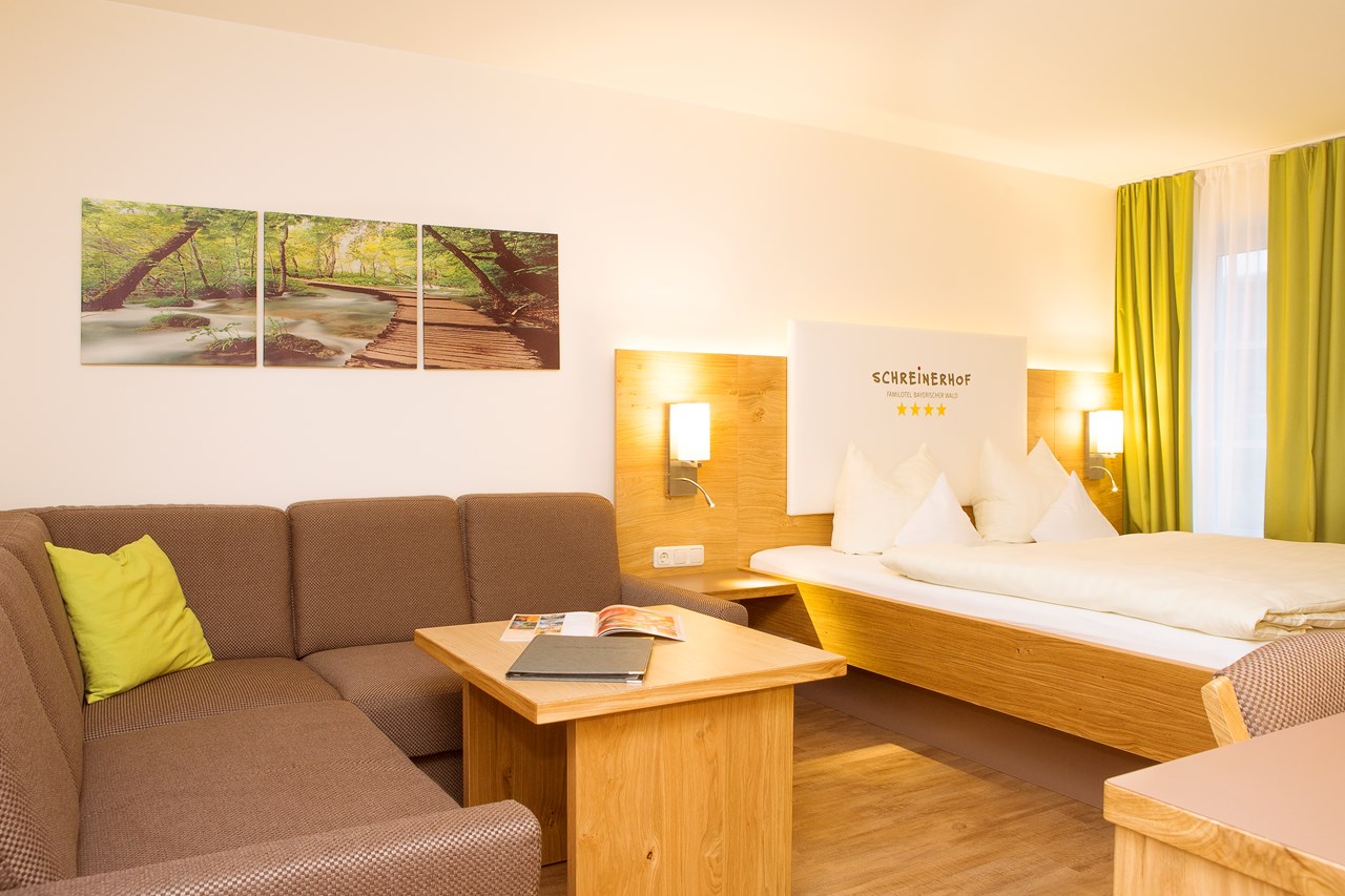 Familotel Schreinerhof - 4 Sterne Superior  Zimmerkategorien Family-Suite Schreinerhof „Top“