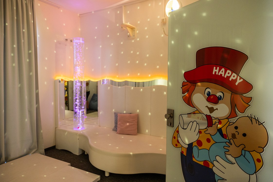 Kinderhotel: Baby Lounge - Snoezelen Raum - Familotel Schreinerhof