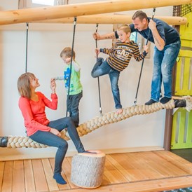 Kinderhotel: Die Rabaukenburg: Spaß für die ganze Familie   - Familotel Landhaus zur Ohe