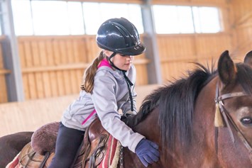 Kinderhotel: Bei uns möchte man Pferd sein - Familotel Landhaus zur Ohe