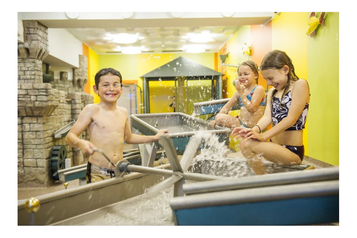 Kinderhotel: Splash-World mit Baby-Planschbecken - Feldberger Hof