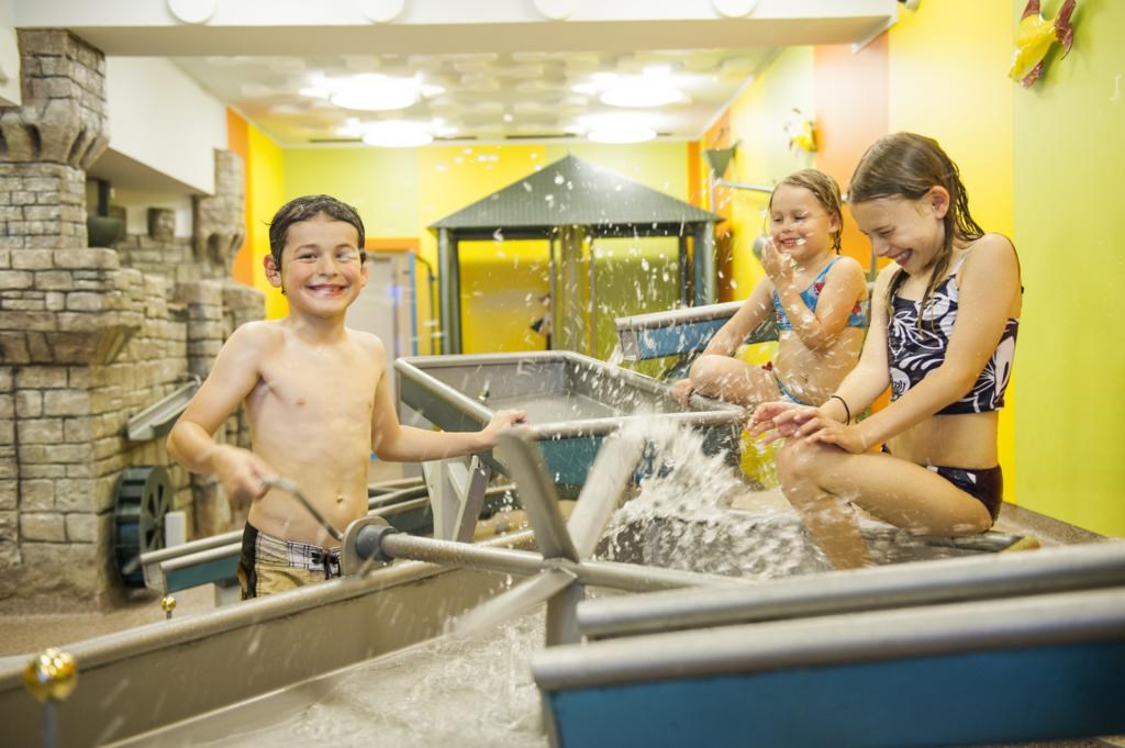 Kinderhotel: Splash-World mit Baby-Planschbecken - Feldberger Hof
