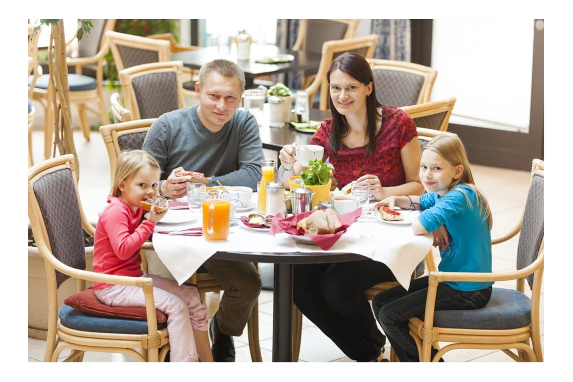 Kinderhotel: Frühstück im Restaurant "Wintergarten" - Feldberger Hof