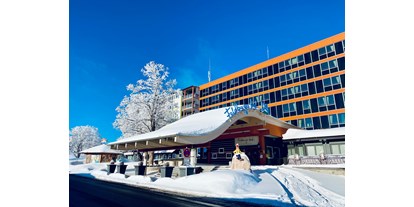 Familienhotel - Deutschland - Hotelauffahrt-Winter
 - Feldberger Hof