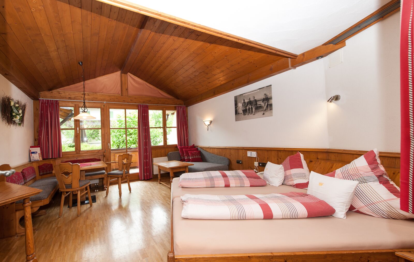 Du-Familotel Krone Zimmerkategorien Familienappartement Hotze - Stieble