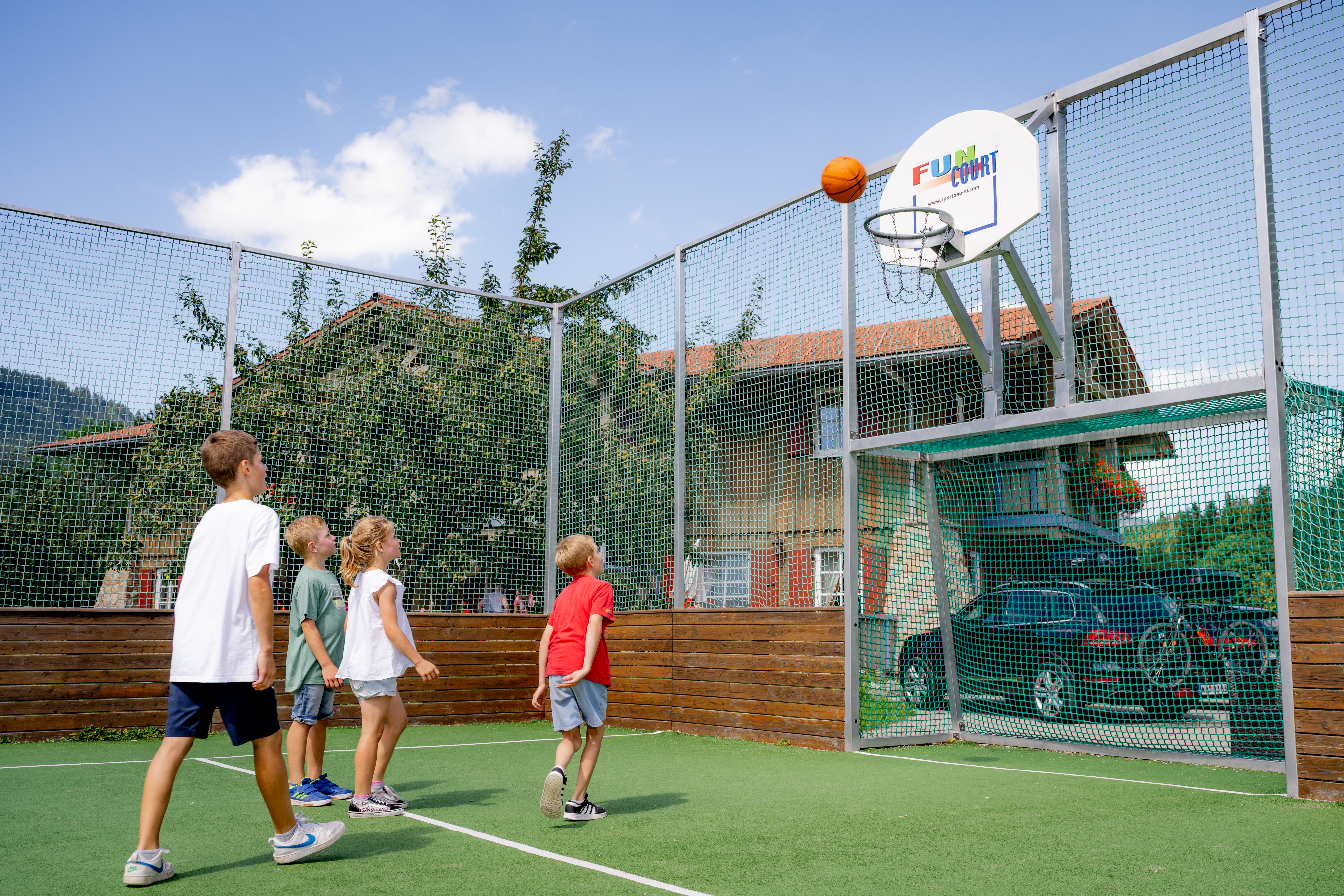 Kinderhotel: Funcourt - Du-Familotel Krone - Spielen | Entdecken