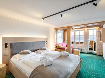 Familotel Allgäuer Berghof Zimmerkategorien Familien-Suiten | 1-Raum mit Balkon