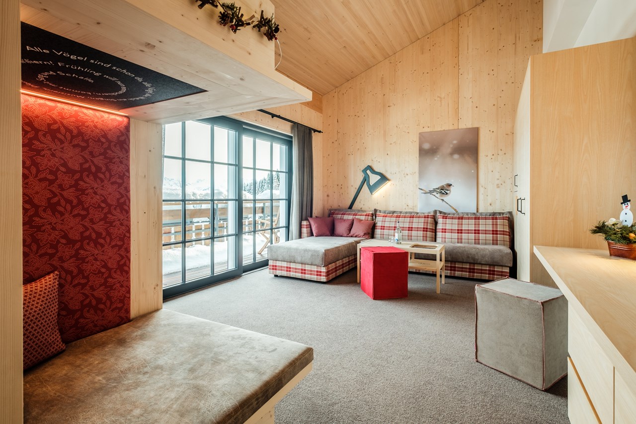 Familotel Allgäuer Berghof Zimmerkategorien Familien-Suiten | 3-Raum mit Balkon und Parkett