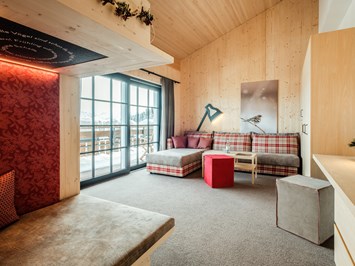 Familotel Allgäuer Berghof Zimmerkategorien Familien-Suiten | 3-Raum mit Balkon und Parkett