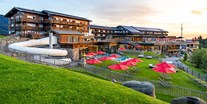Familienhotel - Schröcken - Alleinlage auf 1.200m Höhe im familienfreundlichen Wandergebiet - Familotel Allgäuer Berghof