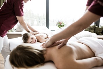 Kinderhotel: Massageangebote  für Klein und Groß - Familotel Allgäuer Berghof