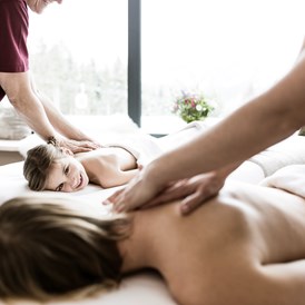 Kinderhotel: Massageangebote  für Klein und Groß - Familotel Allgäuer Berghof