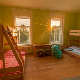 Kinderhotel: Ein typisches Kinderschlafzimmer - Germany For Kids Kinderferienhotel Schloss Leizen
