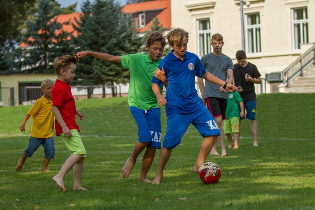 Kinderhotel: Unser Fußballplatz - Germany For Kids Kinderferienhotel Schloss Leizen