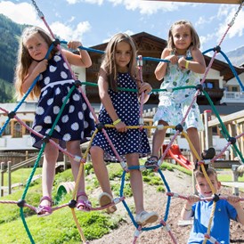 Kinderhotel: Spielplatz - Alpenhotel Kindl