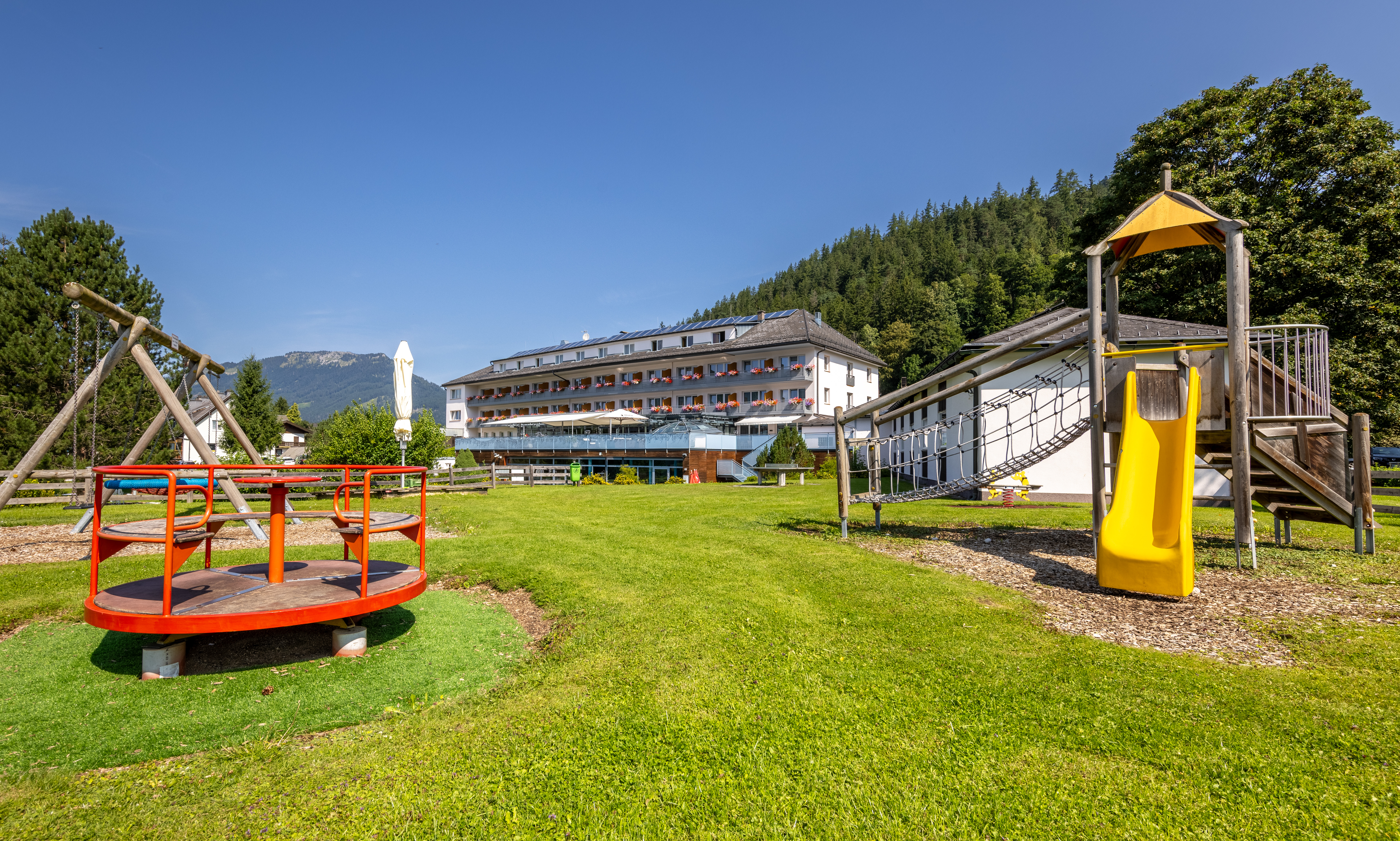 Kinderhotel: Spielplatz Hotel Grimmingblick - Hotel-Restaurant Grimmingblick