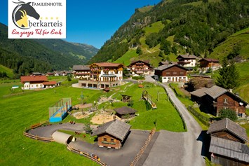 Familienhotel: Familien-Hotel Salzburger Land Sommer Abenteuer-Spielplatz Kinderbetreuung - Familienhotel Oberkarteis