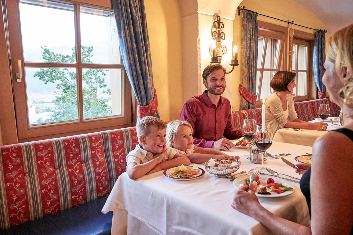 Kinderhotel: im Restaurant - Familotel amiamo