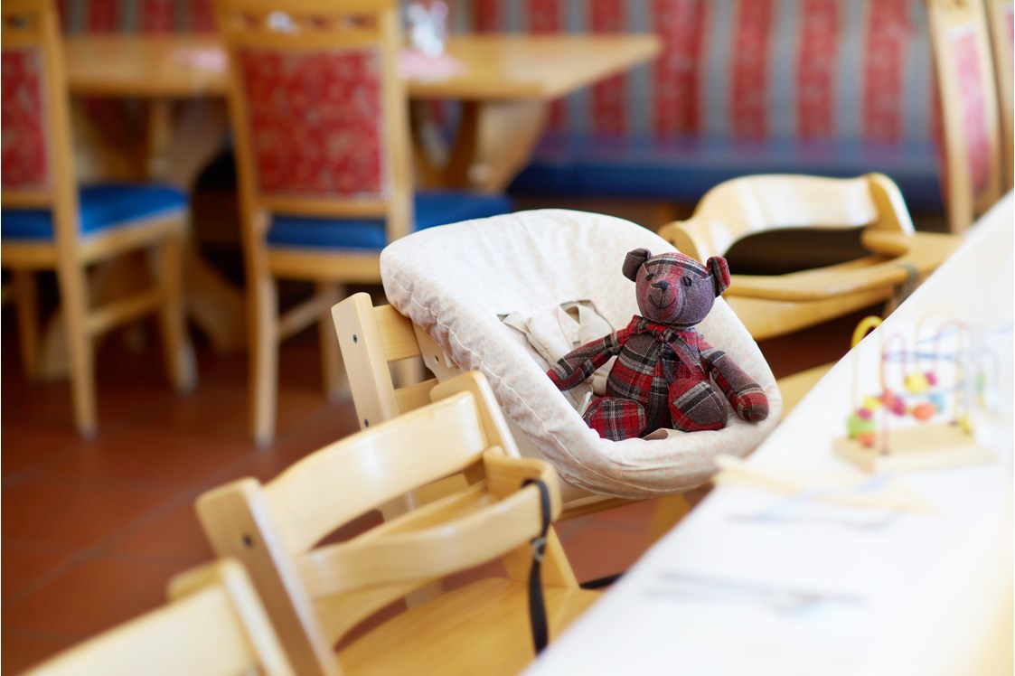 Kinderhotel: für jedes Kind der richtige Stuhl vorhanden - Familotel amiamo
