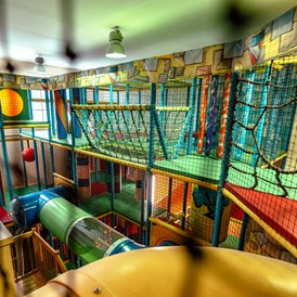 Kinderhotel: Softplayanlage auf 3 Etagen - Dilly - Das Nationalpark Resort