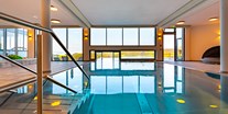 Familienhotel - Pools: Infinity Pool - Familien Resort Petschnighof