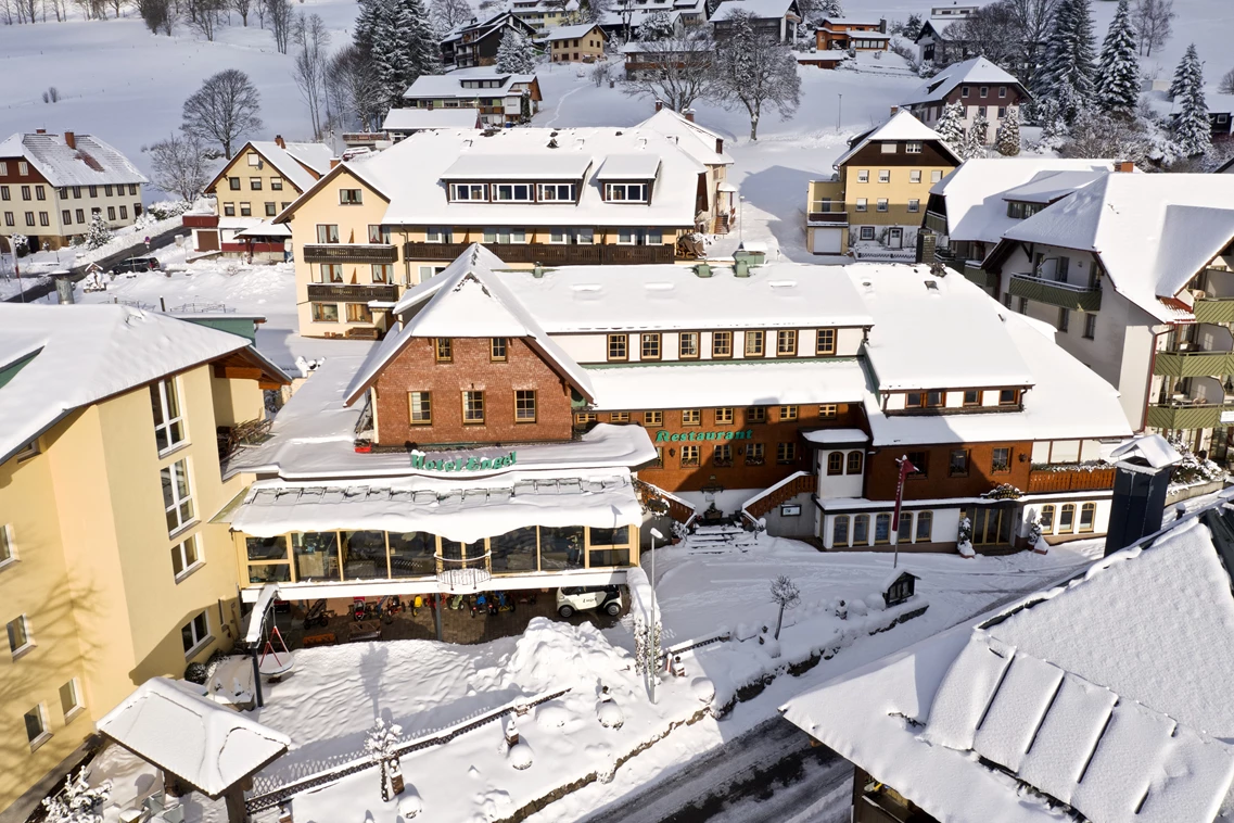 Kinderhotel: Winter Aussenansicht - Familotel Engel