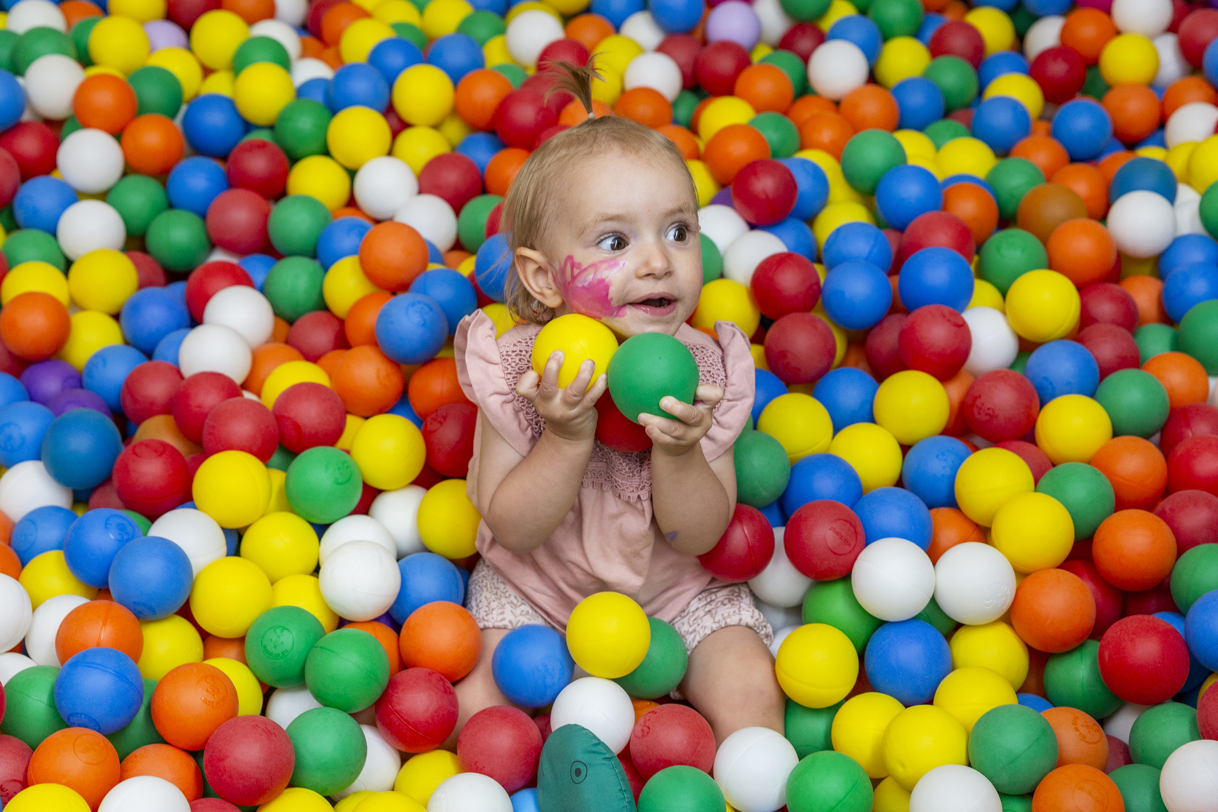 Familienhotel - Spielplatz - Sexau - Bällebad im Happy Club - Familotel Engel