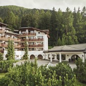 Kinderhotel - Aussenansicht Winter - Hotel Waldhuus Davos