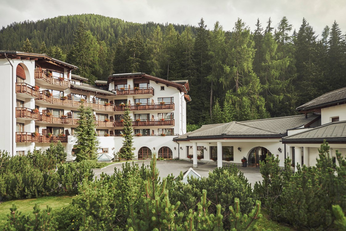 Kinderhotel: Aussenansicht Winter - Hotel Waldhuus Davos