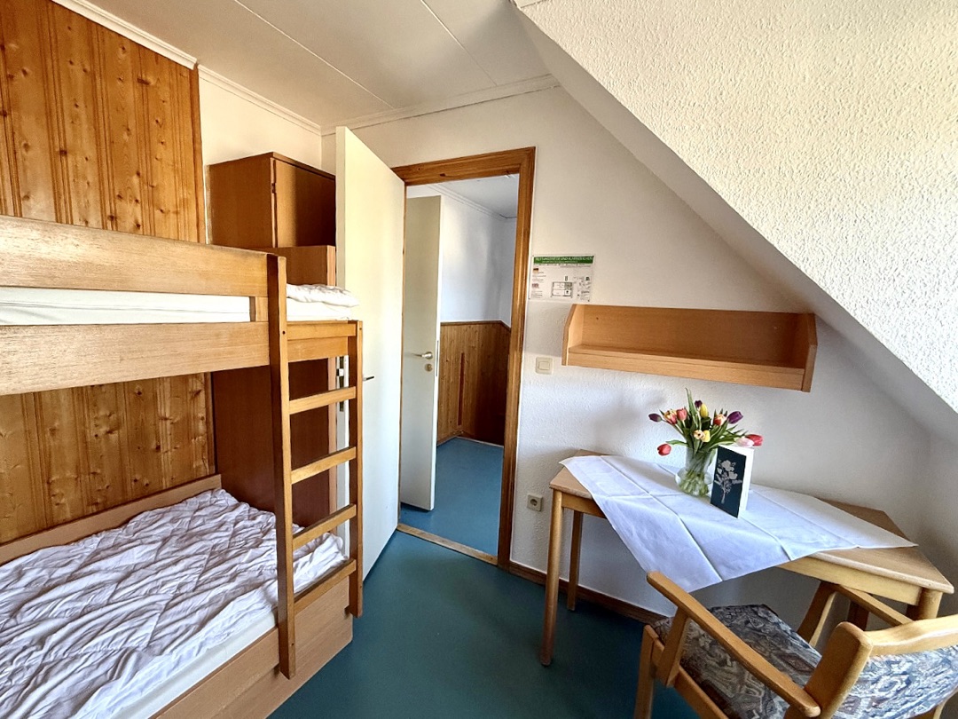 Kinderhotel: Schlafzimmer Ferienhaus - martas Gästehäuser Groß Väter See