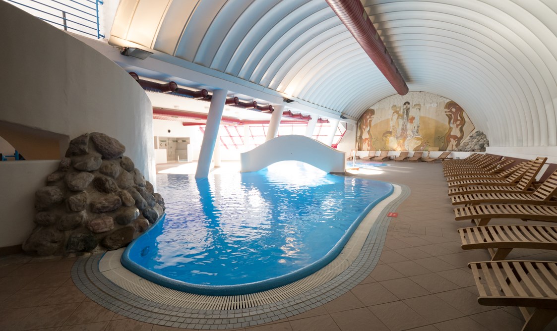 Kinderhotel: Schwimmbad - Family Hotel Schloss Rosenegg