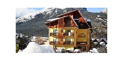 Familienhotel - Umgebungsschwerpunkt: See - Fai della Paganella - Winterliche Landschaft ums Haus - Residence Hotel Eden - Family & Wellnes Resort