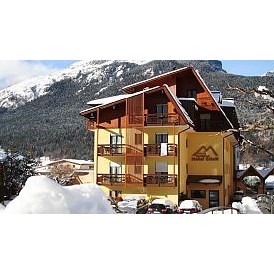 Kinderhotel: Winterliche Landschaft ums Haus - Residence Hotel Eden - Family & Wellnes Resort