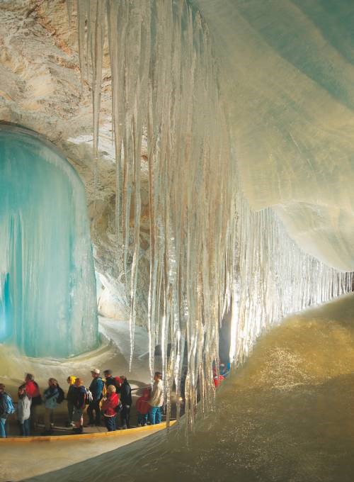 Alpina Family, Spa & Sporthotel****S Ausflugsziele Eisriesenwelt - Die größte Eishöhle der Welt