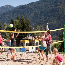 Kinderhotel: Beachvolleyballplatz - Familienresort & Kinderhotel Ramsi