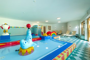 Kinderhotel: Kinder-Pool - Kinderhotel Ramsi