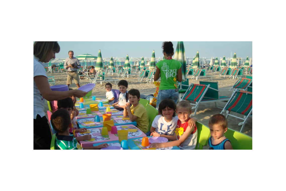 Kinderhotel: Kinderbetreuung auch am Strand - Hotel Sarti