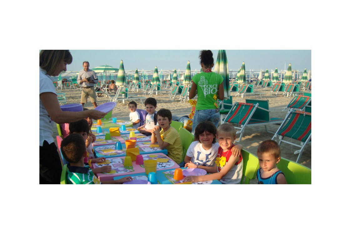 Kinderhotel: Kinderbetreuung auch am Strand - Hotel Sarti