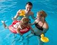 Kinderhotel: Familienschwimmen - Pitzis Kinderhotel