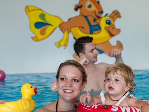 Kinderhotel: Kinderschwimmkurs - Pitzis Kinderhotel