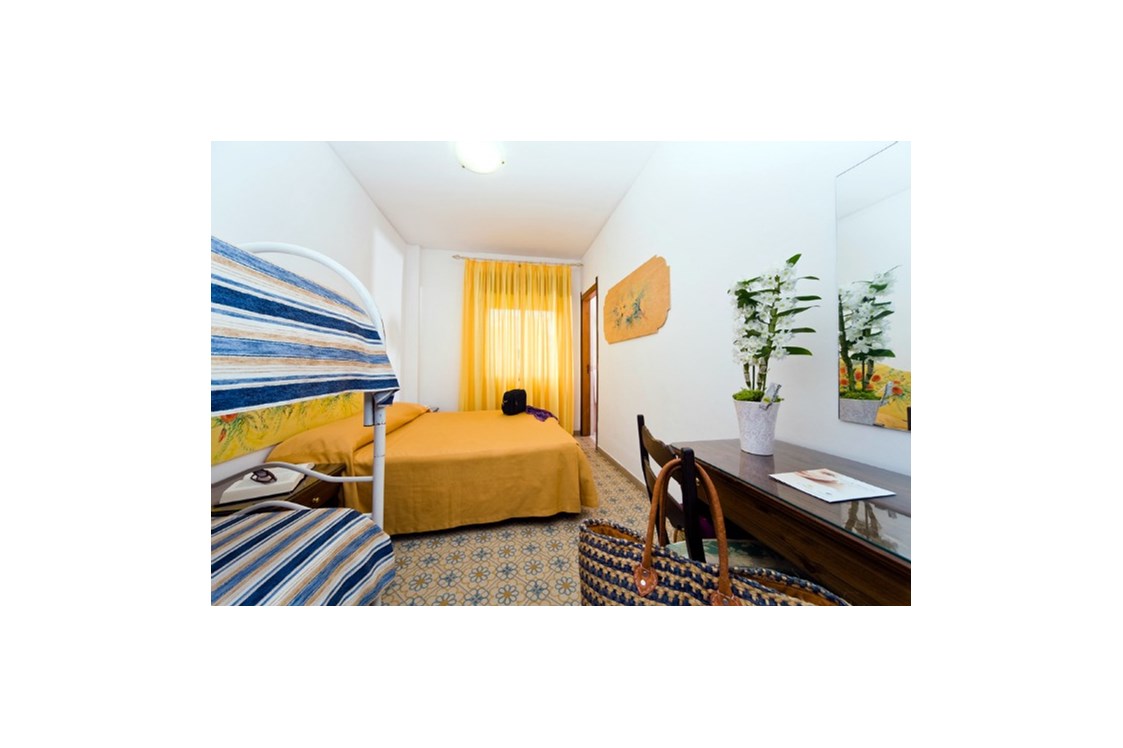 Kinderhotel: Economy Zimmer, erdgeschoss oder ersten und zweiten Stock mit Fenster - Family Spa Hotel Le Canne-Ischia