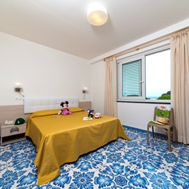 Kinderhotel: Superior Zimmer mit Terrasse und Blick Dritte Stock - Family Spa Hotel Le Canne-Ischia