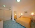 Kinderhotel: Familienzimmer Superior im Garden mit Terrasse - Family Spa Hotel Le Canne-Ischia