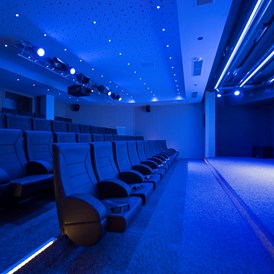 Kinderhotel: Das 3D-Kino im Hotel - Quellenhof Luxury Resort Passeier