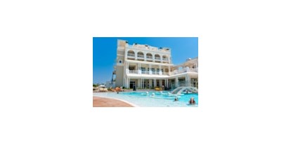 Familienhotel - Umgebungsschwerpunkt: Strand - Zadina di Cesenatico - Der Pool am Hotel - Hotel Corallo