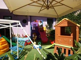 Kinderhotel: Kinderspielplatz - Hotel Lungomare