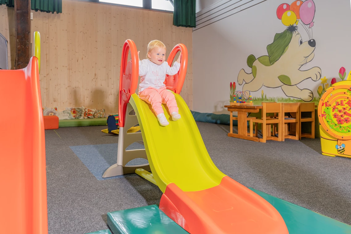 Kinderhotel: Die Indoor-Spielhalle begeistert groß und klein - Vier Jahreszeiten am Schluchsee