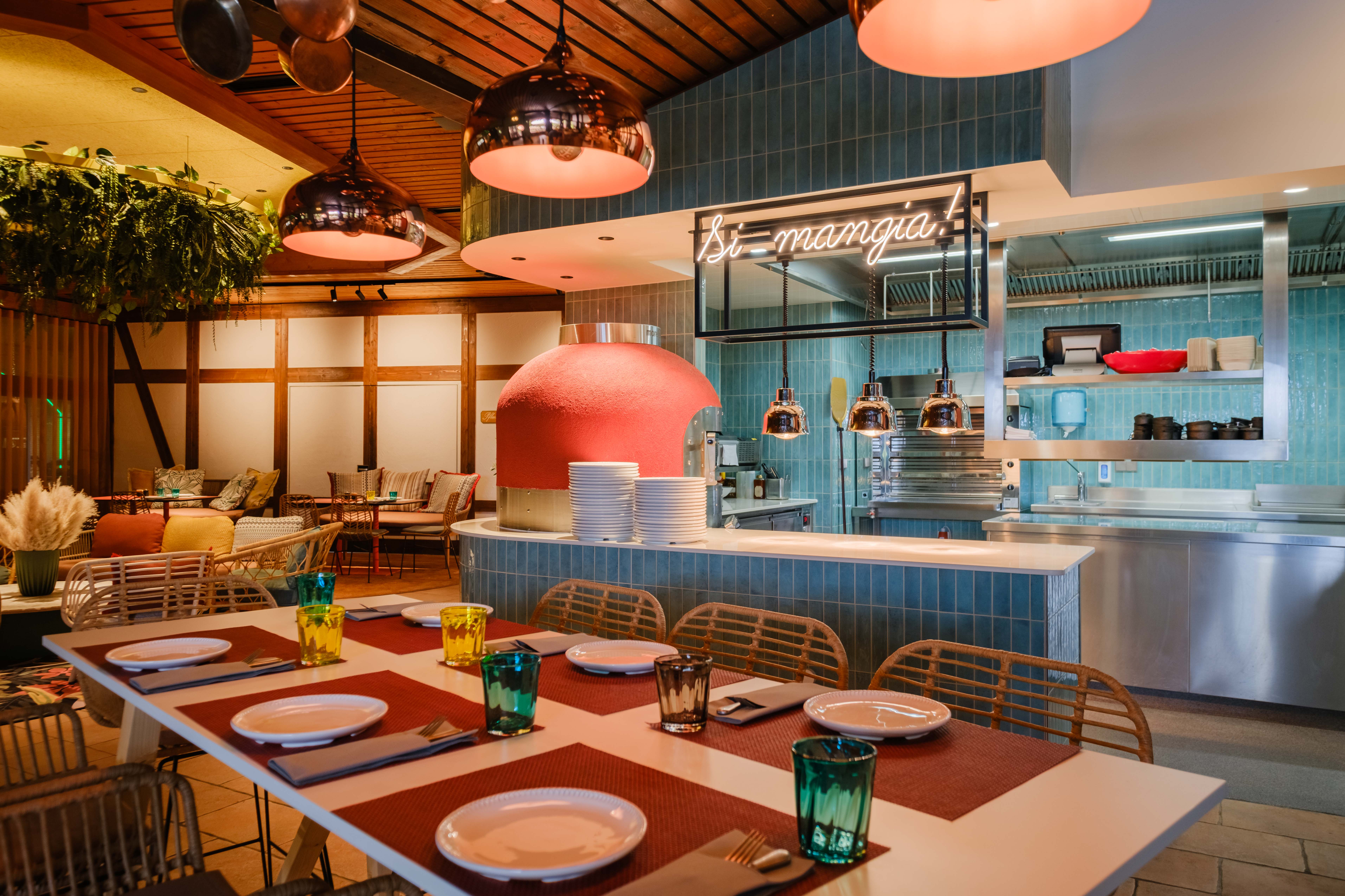 Kinderhotel: Restaurant LUCIA mit offener Küche | Vier Jahreszeiten am Schluchsee - Vier Jahreszeiten am Schluchsee